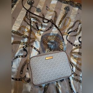 Michael Kors Crossbody Bag